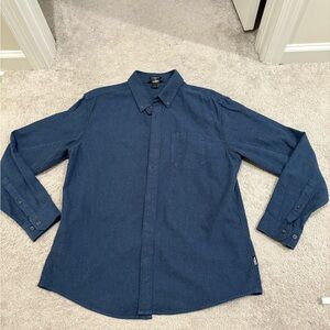 Eddie Bauer Men's Blue Classic Fit Button Down  Shirt